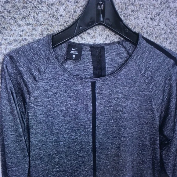 Nike Women's Dark Heather Gray Long-Sleeve Athletic Top - Picture 5 of 9
